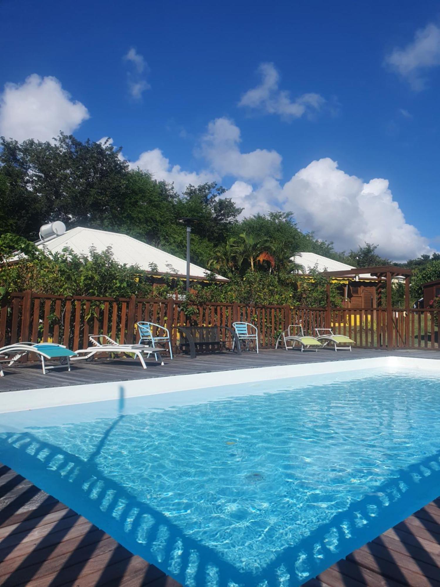 Cottage La Pointe Marine Десе Екстериор снимка