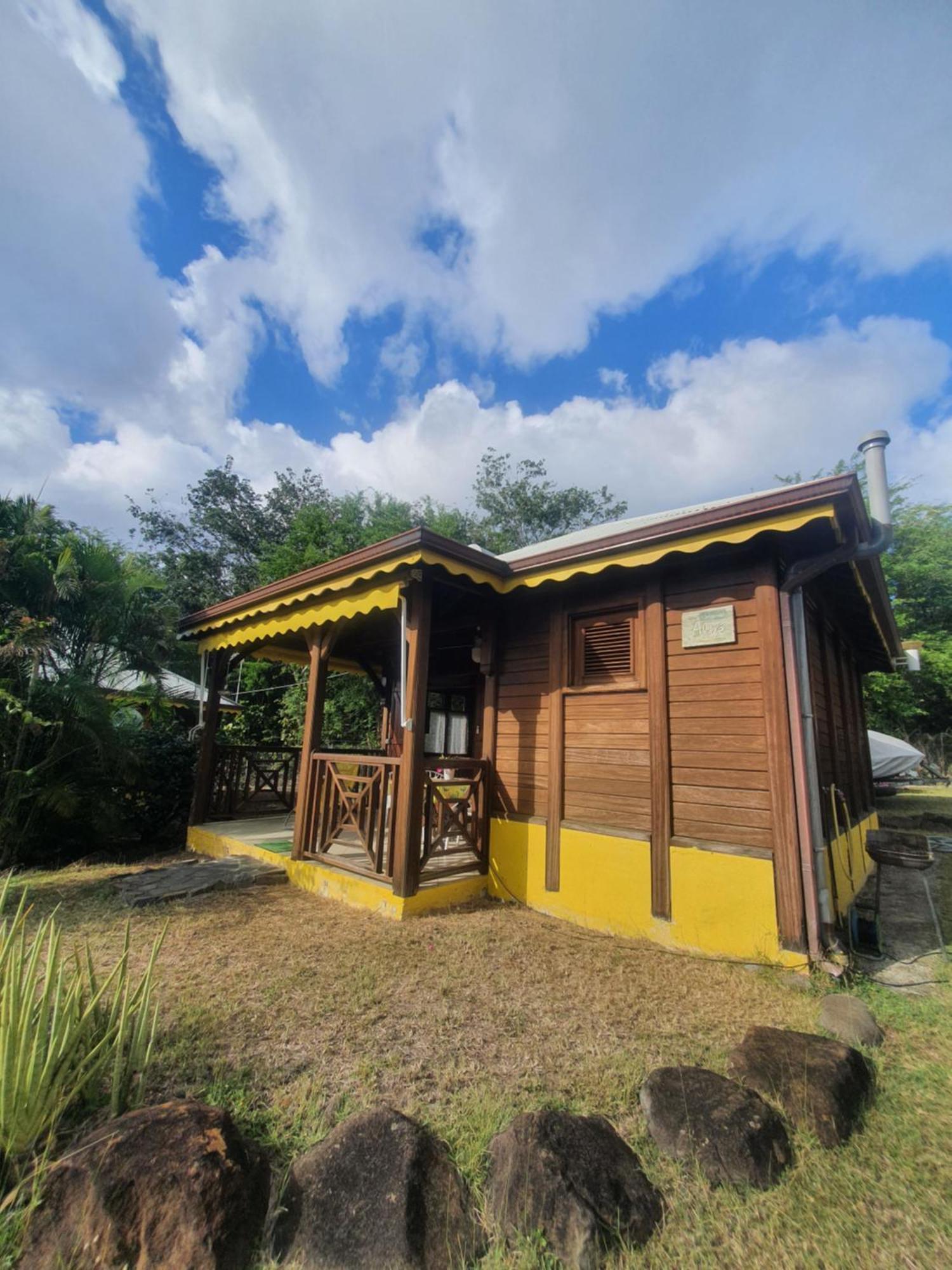 Cottage La Pointe Marine Десе Екстериор снимка