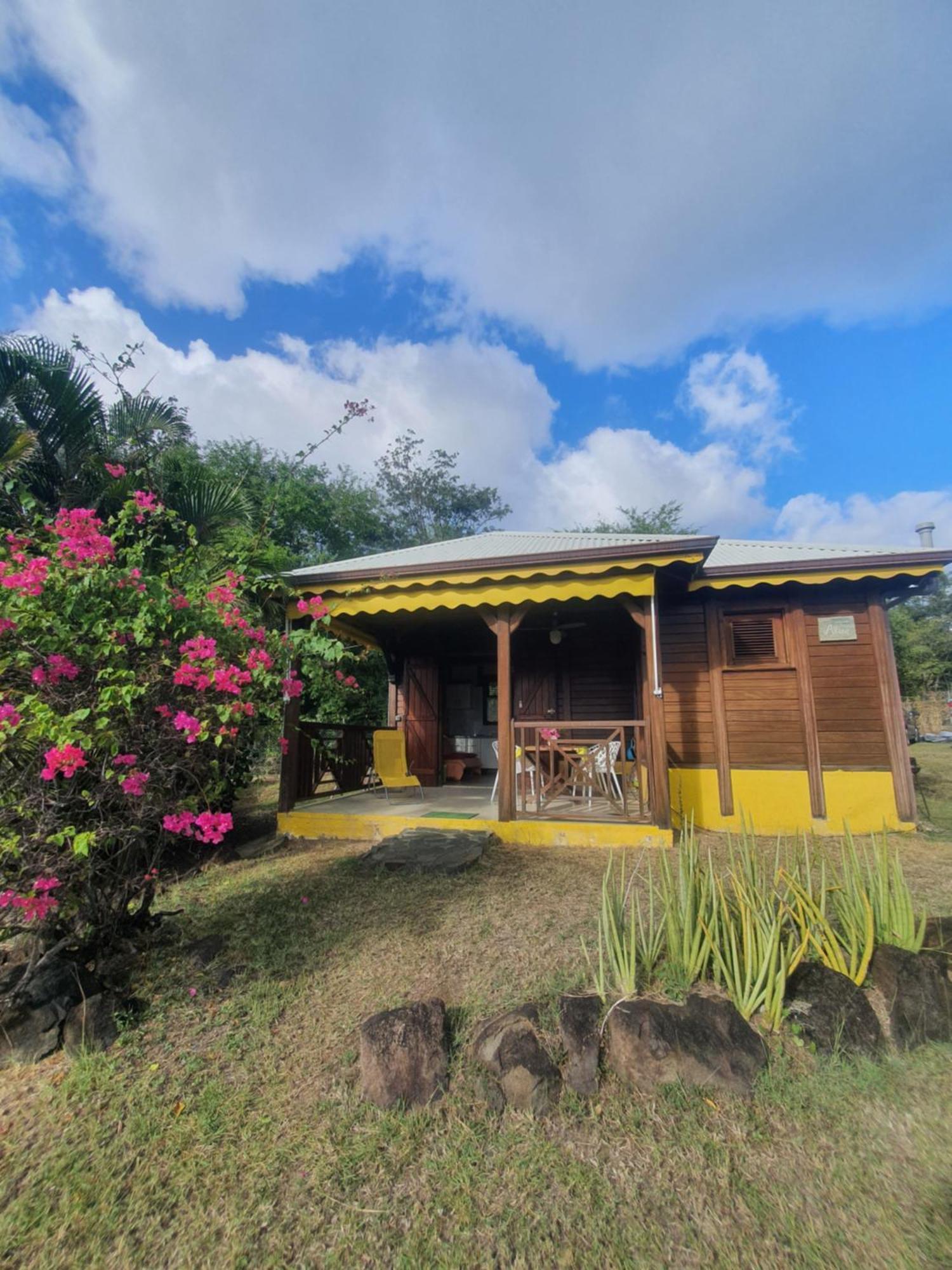Cottage La Pointe Marine Десе Екстериор снимка